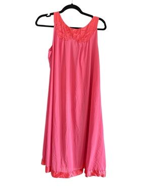 Vintage baby doll gown Nightgown Bubblegum Pink Flowy Soft